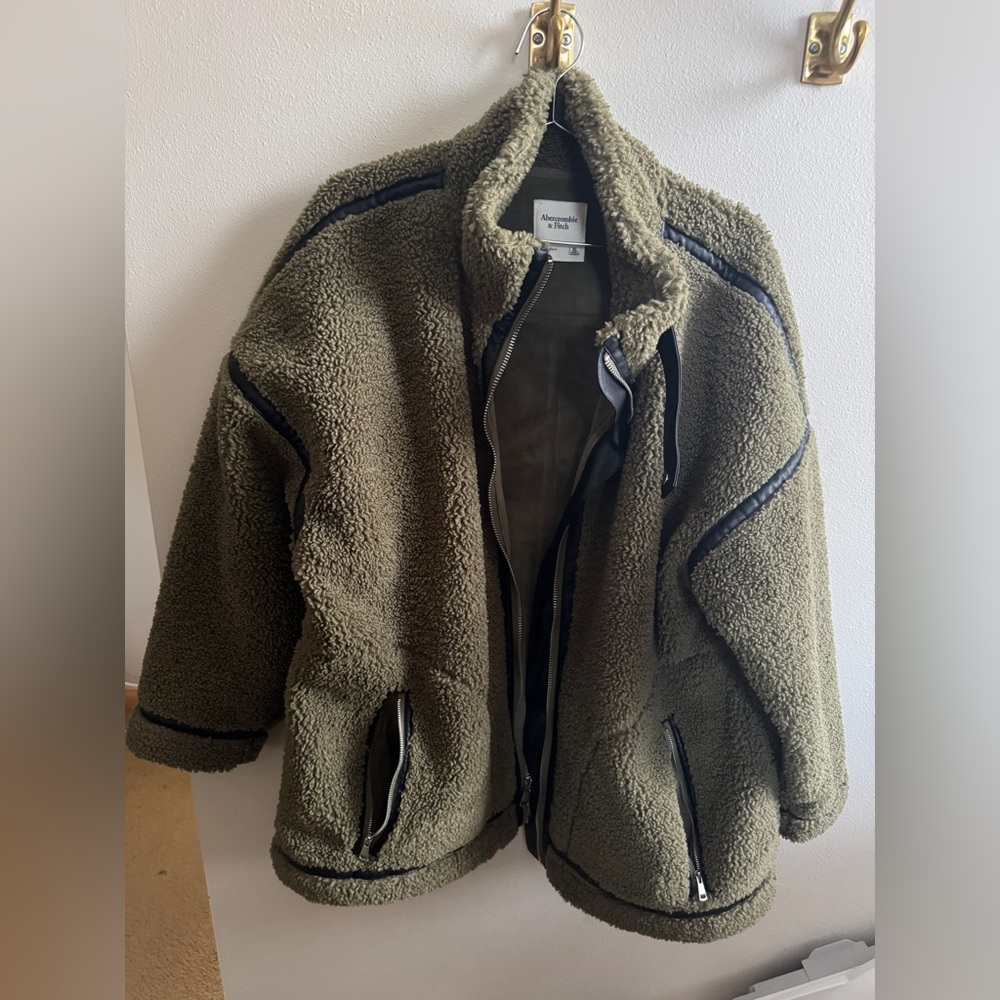 Abercrombie & Fitch Contrast Trim Sherpa Aviator Jacket - Size XL